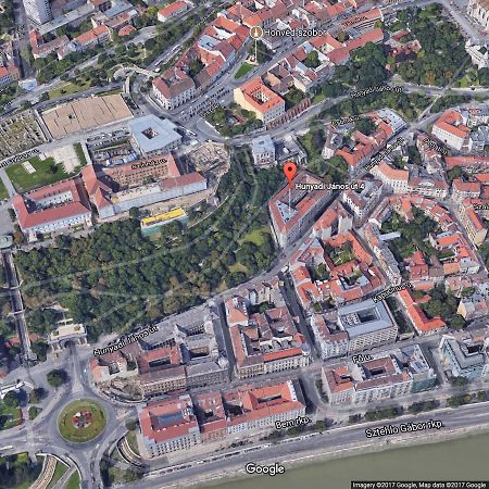 Logement Sous Le Chateau Budapest Luaran gambar